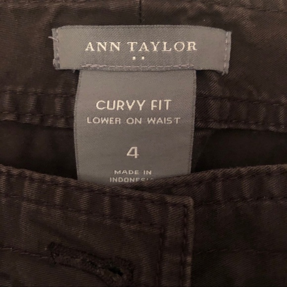 Ann Taylor Capri slacks. - Picture 2 of 3